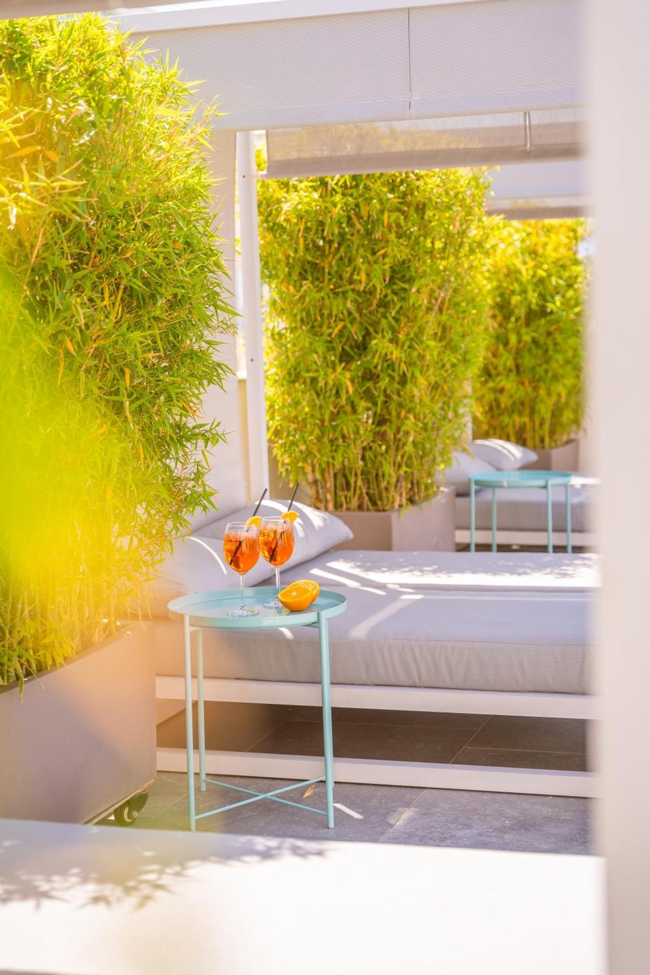 Glow Boutique Hotel & Suites Sarande Exterior photo